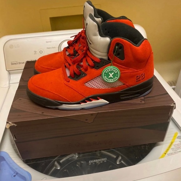 Jordan 5 Raging Bull - Picture 4 of 10